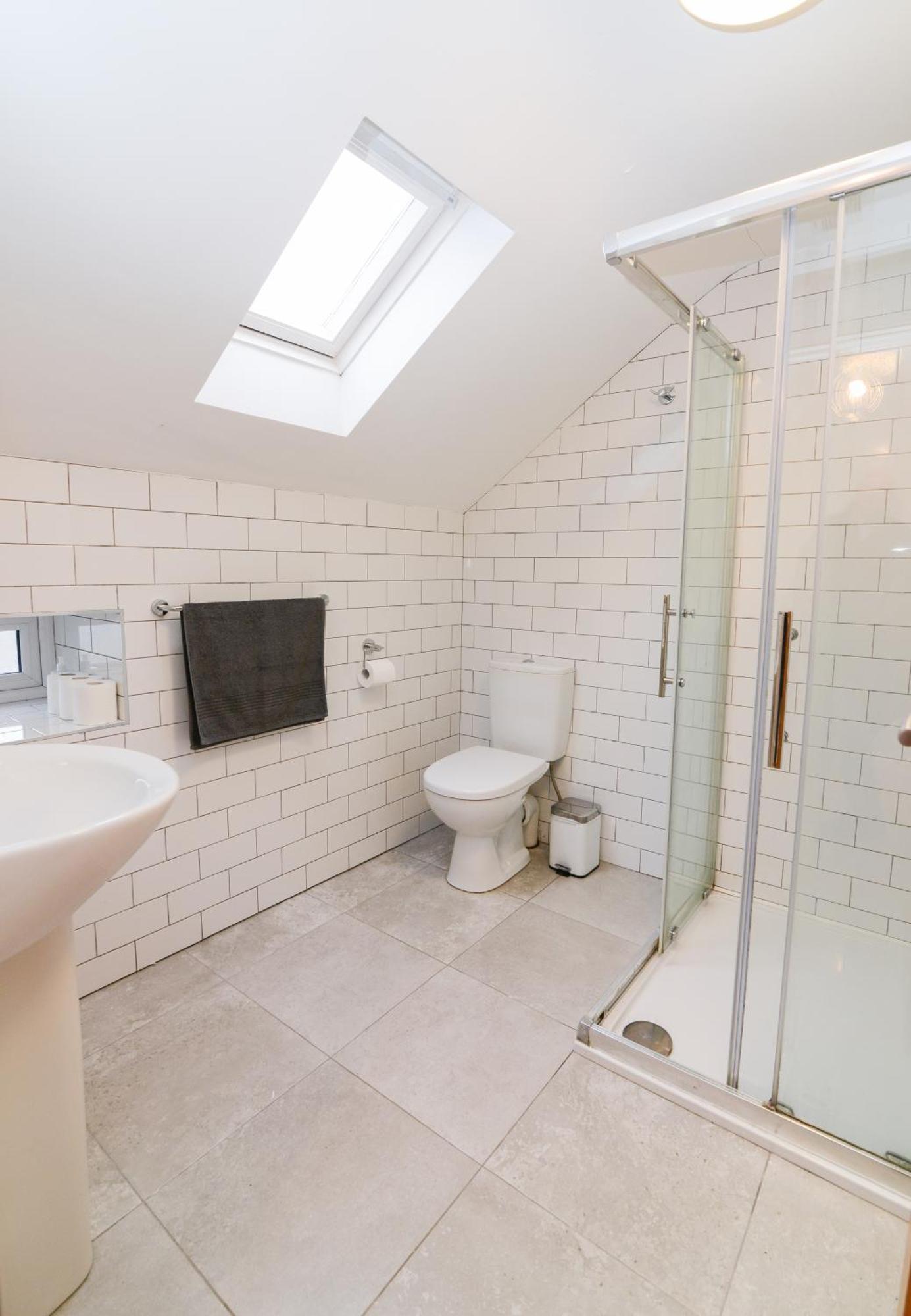 The Red Keep Fab Location - Two Bed - Two Bathrooms -Townhouse Galway Extérieur photo
